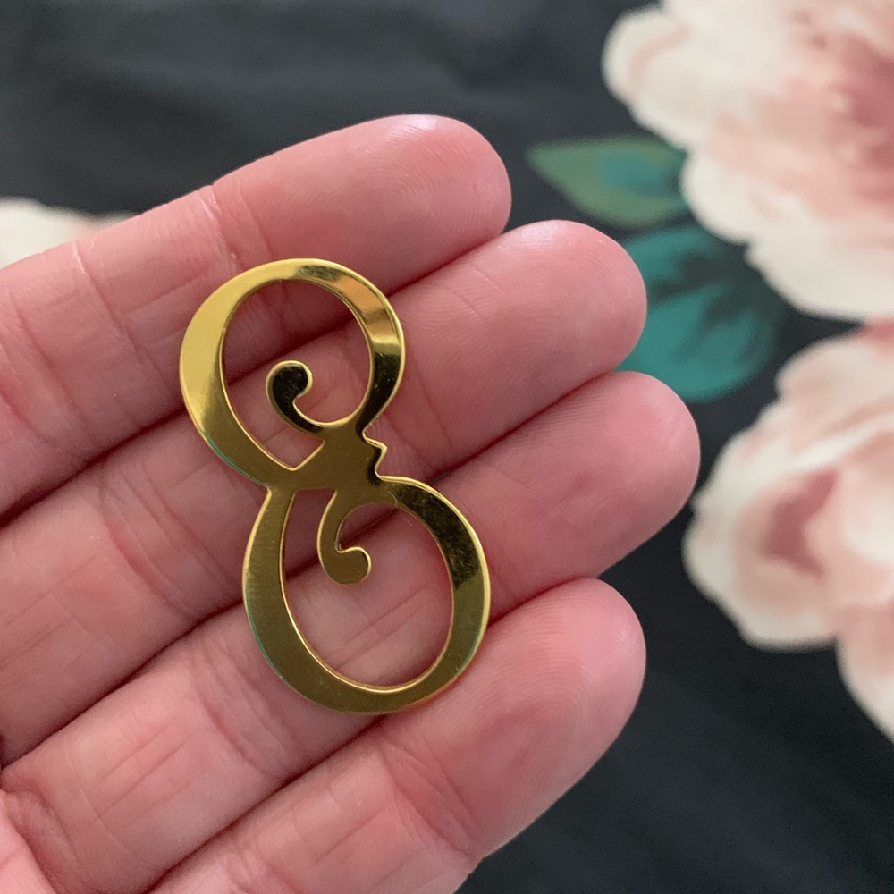 Moon and Lola letter “E”